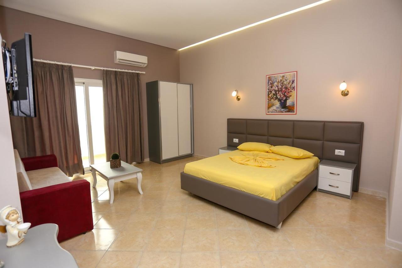 Apartments Serxhio Sarande Bagian luar foto